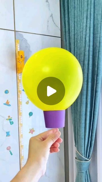 Arianne Silva • Pedagoga on Instagram Balloon Diy Crafts, Ballon Crafts, Ballon Diy, Balloon Experiment, Hot Air Balloon Craft, Paper Cup Crafts, Diy Hot Air Balloons, Hot Air Balloons Art