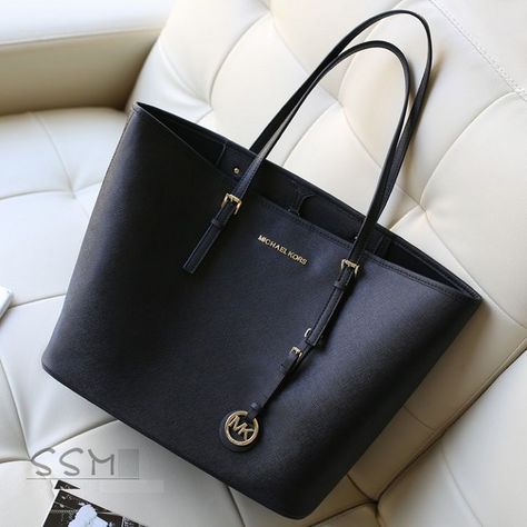 Michael Kors Selma, Mk Handbags, Cheap Michael Kors, Diy Vetement, Michael Kors Outlet, What In My Bag, Funky Fashion, Purses Michael Kors, Michael Kors Hamilton