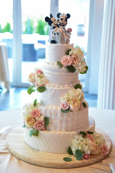 Disney Wedding Cakes Ideas, Wedding Cake Disney Theme, Disney Cake Wedding, Disney Theme Wedding Cake, Mickey And Minnie Wedding Cake, Subtle Disney Wedding Cake, Disney Wedding Cake Topper, Simple Disney Wedding Cake, Wedding Cake Disney