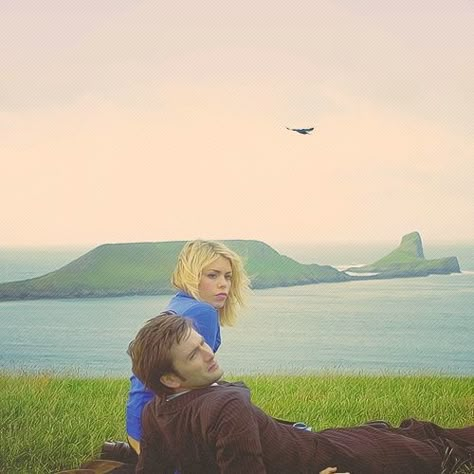 Doctor Who Tumblr, Rose And The Doctor, Too Much Makeup, Billie Piper, 10th Doctor, Rose Tyler, Tenth Doctor, Wibbly Wobbly Timey Wimey Stuff, New Earth