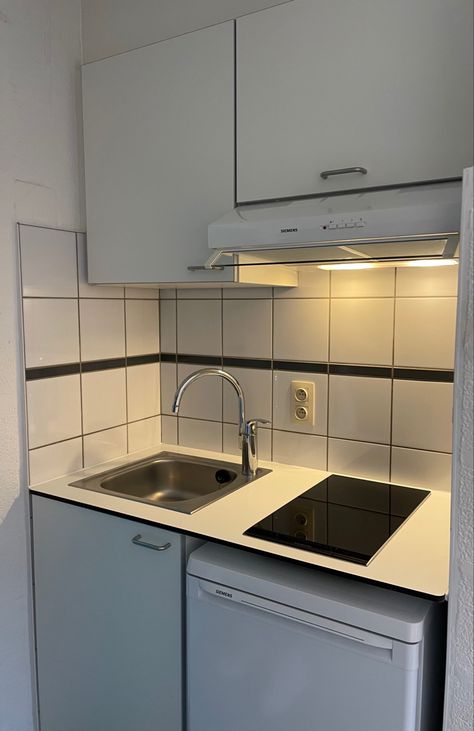 The kitchen in my student room. #student #studentlife #smallkitchen #kitchenette #studentroom Student Accomodation Aesthetic, Student Accommodation Aesthetic, Student Apartment Aesthetic, Small Student Apartment, Student Kitchen, Student Accomodation, University Room, Studio Apartment Kitchen, Uni Bedroom