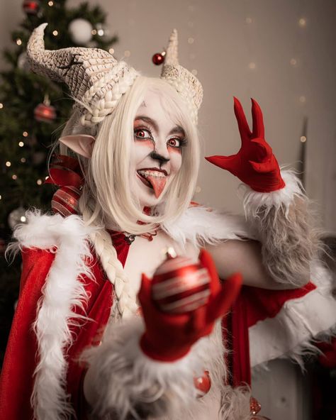 Krampus Cosplay Female, Female Krampus Art, Krampus Party Ideas, Female Krampus Cosplay, Scary Christmas Costume, Lady Krampus Costume, Krampus Costume Women, Krampus Makeup Women, Krampus Photoshoot