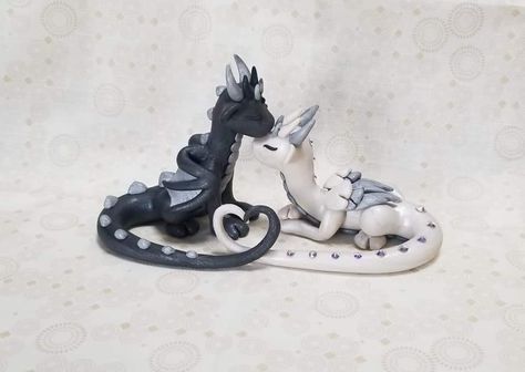 Fantasy Cake Topper, Dragon Wedding Cake Toppers, Dragon Wedding Cake Topper, Fantasy Wedding Cake Topper, D&d Wedding Cake, How To Train Your Dragon Wedding Theme, Httyd Wedding Theme, How To Train Your Dragon Wedding, Dragon Themed Wedding