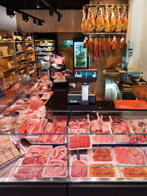 Butcher Store, Carnicerias Ideas, Meat Restaurant, Cooking The Perfect Steak, Meat Shop, Supermarket Design, Perfect Steak, Butcher Shop, Food Truck