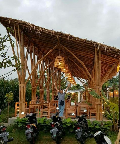 Bamboo Cafe Design Ideas Outdoor, Bamboo Bar Design, Garden Cafe Outdoor, Garden Cafe Design, Coffee Shop Design Outdoor, Bamboo Cafe, Outdoor Coffee Shop, Garden Coffee Shop, Coffee Shop Garden