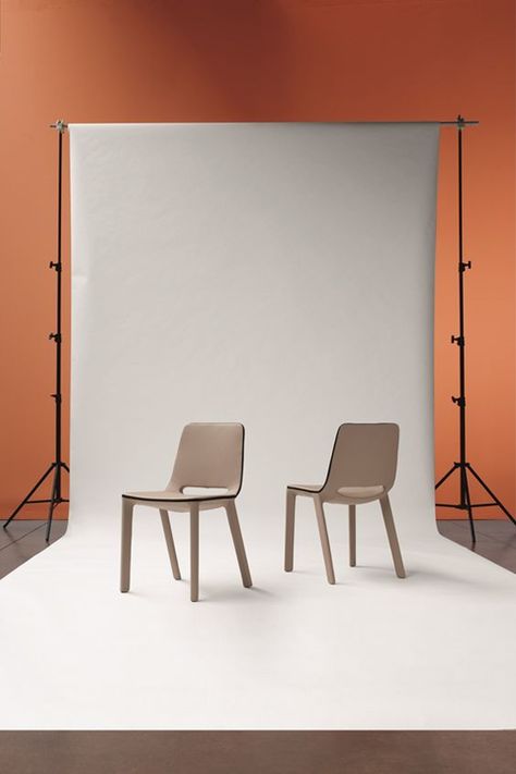 Photo Studio Design, Chair Photography, Clean Background, Product Poster, Classical Furniture, Italian Interior, Studio Foto, Studio Table, Studio Room