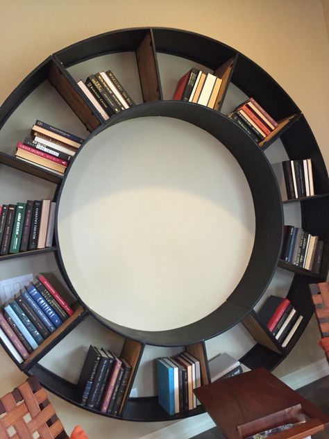 Circular bookcase Circular Bookcase, Ideas Casa, Bookshelves, Cupboard, Room Ideas, Family Room, Bookcase, Shelves, Mirror