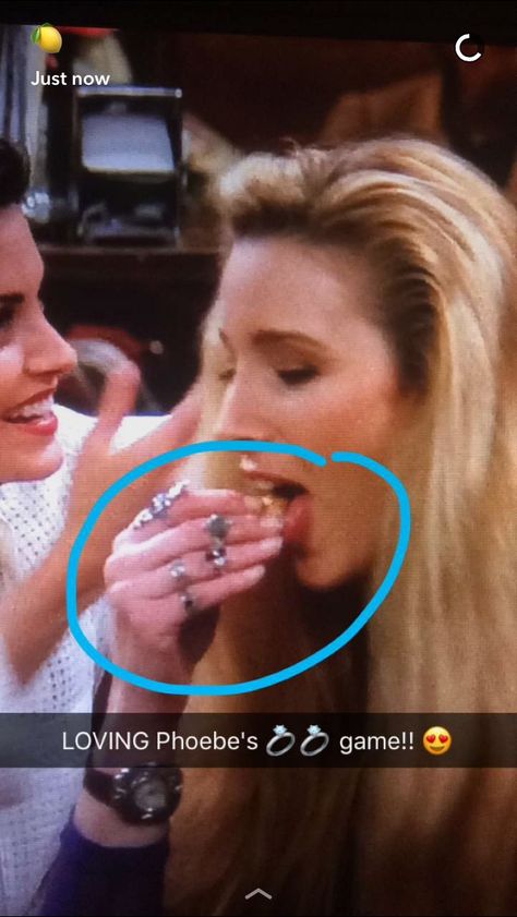 Ring-stacking with Phoebe, part I Pheobe Buffay Ring, Phoebe Buffay Rings Jewelry, Pheobe Buffay Jewelry, Phoebe Buffay Jewelry, Phoebe Buffay Rings, Phoebe Rings, Phebeo Buffay, Lisa Kudrow Friends, Phoebe Buffay Outfits