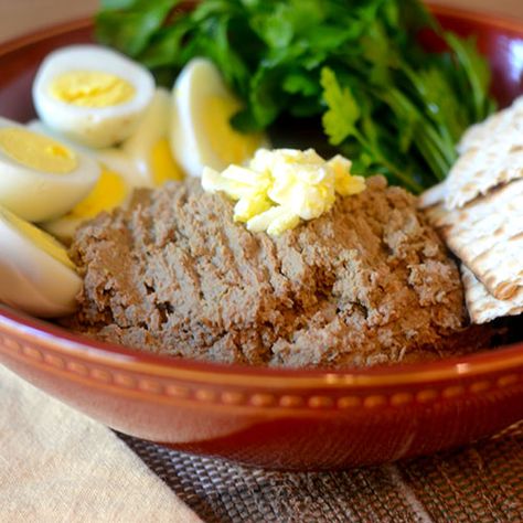 Chopped-Liver Chopped Liver Recipe Jewish, Antipasto Wreath, Passover Holiday, Heavy Appetizers, Eggs Fried, Chopped Liver, Jewish Holiday Recipes, Dip Easy, Fried Cheese