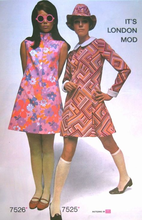 A-line dresses and flats or kitten heels. 60's Outfits, History Presentation, 1960s Mod Fashion, 1960s Aesthetic, Barbie Cosplay, 60s Mod Fashion, Colleen Corby, 60’s Fashion, Fashion 60s