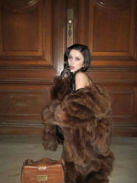 Bella hadid balenciaga femme fatale dark feminine Lana del rey coquette aesthetic lanadelreyvinyl dior poison vivienne westwood Dior Columbus Dior Galliano John galliano mugler red love witch lost cherry tom Ford Woman power oh who is she? Mugler Kate moss shalom Harlow poison ivy fashion John galliano 2000s Dior Apres Ski Outfits, Fur Coat Outfit, Luxury Lifestyle Fashion, Mob Wife, New York Photos, Brown Fur, Russian Doll, Russian Fashion, Winter Wonder