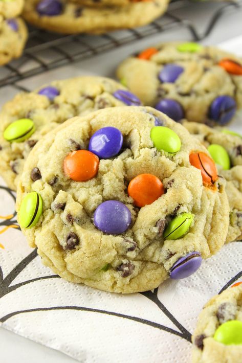 Halloween Cookies M&m, Halloween Mm Cookies, Halloween M And M Cookies, M&m Cookies Halloween, M&m Halloween Costumes, Best M&m Cookies Ever, Halloween M&m Treats, Halloween M&ms, Thick M&m Cookies