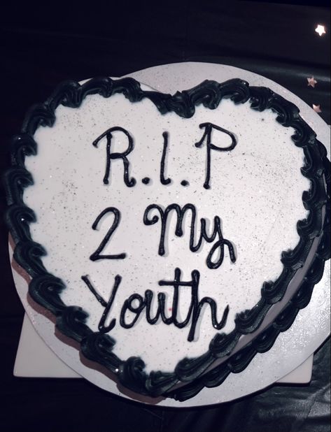 Rip To My 20s Cake Ideas, Rip Teenage Years Cake, Rip To My Youth Cake, Birthday Cake 29 Woman, Rip Teens Birthday, Rip Birthday Cake, Rip To My Teens Birthday, Rip To Your 20s Party, 26 Birthday Theme