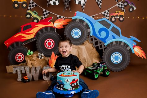 Monster Cars Birthday Party, Monster Truck Birthday Parties, Monster Truck Birthday Balloon Arch, Monster Truck Birthday Pictures, Monster Jam Photo Shoot, Monster Truck Birthday Backdrop, 3rd Birthday Party Monster Truck, Monster Truck Birthday Cake Ideas, Hot Wheels Photoshoot