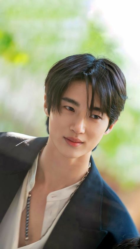 Most Handsome Korean Actors, Byeon Woo Seok, Korean Male Actors, Woo Seok, Byeon Woo-seok, Handsome Korean Actors, Images Esthétiques, Wallpapers Images, Strong Girls