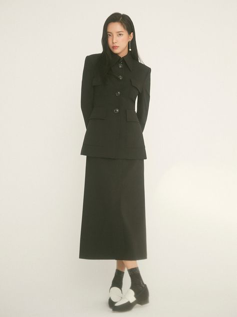 Editor's NotesThis long jacket shows the essence of elegant slimness through draping. From the upper body to the waist line, it is three-dimensional cut to fit the woman's body, boasting a beautiful fit- Long jacket with A-line silhouette of the hip line- Makes femininity stand out more attractively - Large and high collar and the shoulder line that holds the angle- Overall face looks smaller and add a mannish feeling- The perfect proportions of the oversized out pocket details Measurements(in.) Long Upper Body Outfit, Oversized Women Outfit, Feminine Style Outfits, Kdrama Style, Corporate Fashion, Body Outfit, Oversize Women, Long Jacket, J Fashion