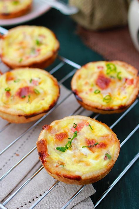 Mini Quiche – the BEST & easiest quiche you’ll ever make, in mini size. So creamy, rich, delicious with this fool-proof mini quiche recipe!!! | rasamalaysia.com Mini Quiche Recipes, Easy Quiche, Wedding Appetizers, Mini Quiches, Pies Maker, Quiche Recipe, Mini Quiche, Crustless Quiche, Quiche Recipes