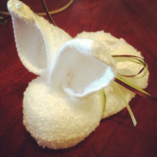 Handmade by Meg K: Washcloth Bunny Tutorial- Stocking Stuffers for Around a Dollar Washcloth Bunny, Christmas In October, Boo Boo Bunny, Bunny Tutorial, Washcloth Crafts, Towel Animals, Don't Leave Me, Teething Relief, How To Fold Towels