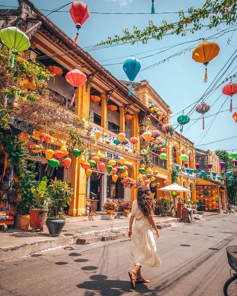 paulina | brooklyn kitten on Instagram: “Been a long minute since I’ve felt the magic of discovery 💫 — My photo sharing has had no rhyme or reason lately, just whatever I feel like…” Hoi An Old Town, Vietnam Vacation, Hoi An Vietnam, Vietnam Art, Vietnam Travel Guide, Vietnam Tours, Hoi An, Vietnam Travel, Da Nang