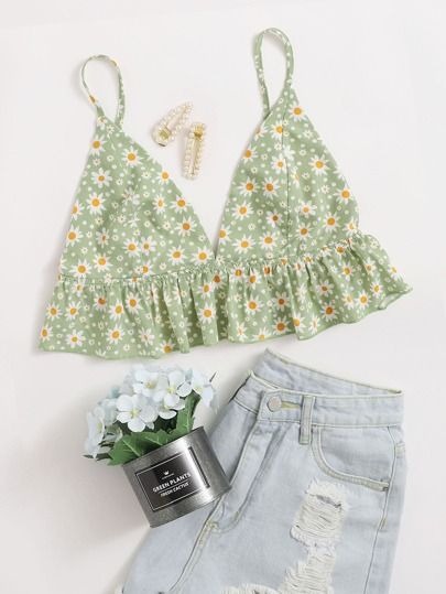 Daisy Floral Ruffle Hem Crop Cami Top for Sale Australia| New Collection Online| SHEIN Australia Daisy Crop Top, Crop Cami Top, Diy Clothes Design, Trendy Fashion Tops, Women Tank Tops, Summer Crop Tops, Diy Sewing Clothes, Crop Top Outfits, Cami Crop Top