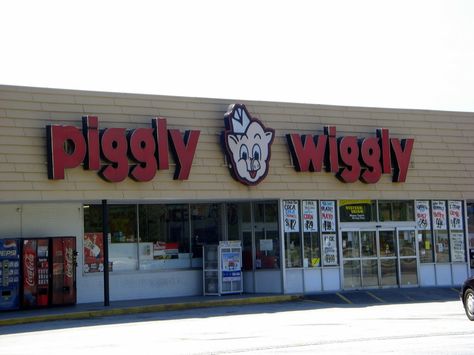 piggly wiggly | Piggly Wiggly Daily Picture, Xmas Movies, Piggly Wiggly, Store Layout, Vintage Restaurant, Daily Pictures, Wedding Goals, Store Front, Grocery Shop