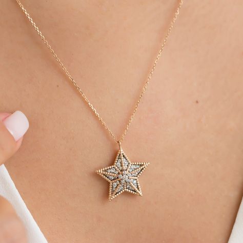 Gold Star Jewelry, Pearl Bangles Gold, Gold Star Necklace, Diamond Star Necklace, Gold Moon Necklace, Evil Eye Necklace Gold, Star Necklace Gold, Pearl Bangle, Celestial Necklace