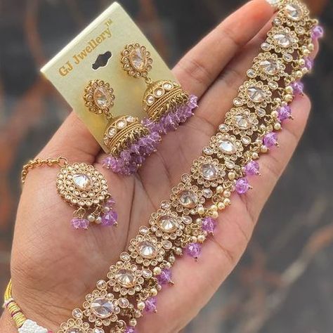 Fashion Buzz (@fashionistass_22) • Instagram photos and videos Jwelery Set, Crochet Cable Knit, Bridal Jewelry Ideas, Desi Jewellery, Punjabi Jewelry, Desi Jewelry, Indian Wedding Jewelry Sets, Kundan Jewellery Set, Perhiasan India