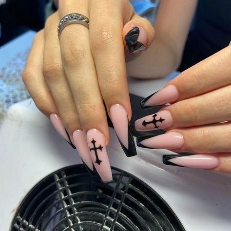 Goth Nails Ideas, Nails Hippie, Nails Fire, Black Acrylic Nail Designs, Art Designs Ideas, Black Acrylic Nails, Hippie Nails, Punk Nails, Anime Nails