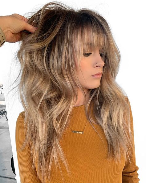 25 Feather Cut Hairstyle Ideas: Advice from Stylists Long Balayage, Long Hair With Bangs, Haircuts For Long Hair, Hair Color Balayage, Haircuts With Bangs, Hair Envy, Ombre Hair, Balayage Hair, Hairstyles With Bangs