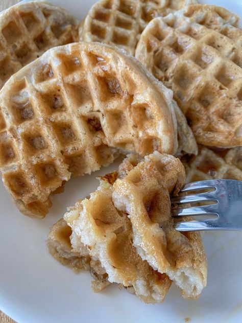 Banana Waffles Easy, Banana Waffles, Vegan Waffles, Vegan Banana, Easy Peanut Butter, Cinnamon Banana, Breakfast Recipe, Vegan Breakfast Recipes, Vegan Breakfast