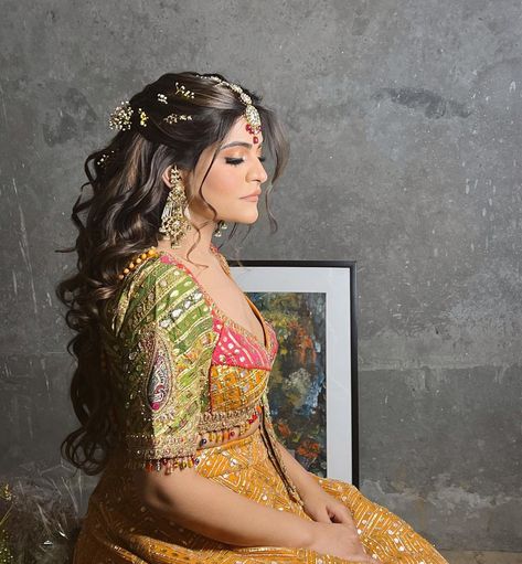 This blogger bride gave us some swoon worthy outfits ideas from her wedding. Her mehendi ceremony look really caught our eyes, wearing a stunning olive green Lehenga with pink detailing, the blogger looked ethereal and topped the look with dewy makeup and wavy half up-do hairstyle. Pc: thatbohogirl #indianbride #bride #mehendioutfit #lehenga #bridalhairstyle #wittyvows Kritika Khurana Wedding, Kritika Khurana, Lehenga Hairstyles, Mehndi Hairstyles, Mehndi Outfit, Sangeet Outfit, Engagement Hairstyles, Beach Wedding Hair, Open Hairstyles