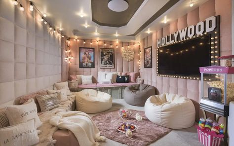 Create your dream hangout room with these 15 aesthetic teen hangout room decor ideas. Cozy textiles, vibrant colors & functional furniture. Hang Out Room Decor, Cool Hang Out Room, Small Teen Hangout Room Ideas, Bean Bag Room Aesthetic, Teen Den Ideas, Teen Hang Out Rooms, Teen Girl Hangout Room, Hangout Spot Ideas, Teenage Hangout Room Ideas