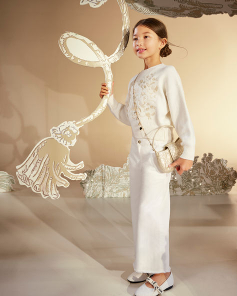 For the end-of-year festivities, treat your little ones to our curated edit of Baby Dior creations for the holiday season. Baby Dior Dress, Kids Long Skirts, Dior Kids, Pink Dip Dye, Luxury Baby Gifts, Dior Girl, Girls Designer Clothes, Baby Dior, Unique Gifts For Kids