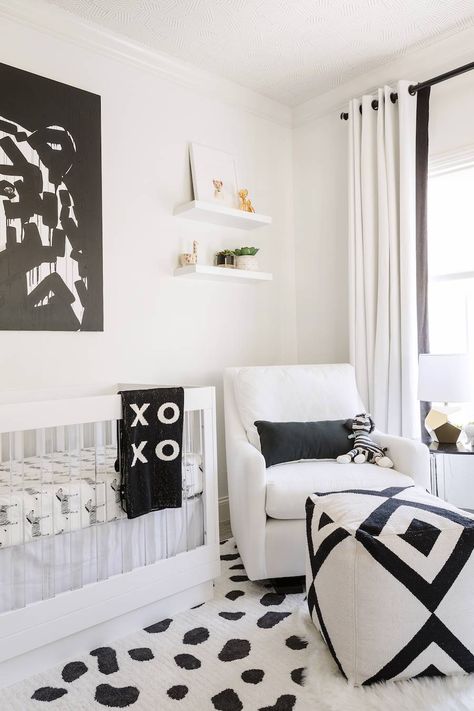 White Nursery Ideas, Black White Nursery, Black And White Nursery, Colors Bedroom, Contemporary Nursery, Monochrome Nursery, Kids Interior Design, Nursery Glider, Nursery Room Design