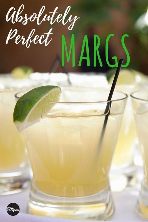 Mexican Restaurant Margaritas Recipe, Porch Drinks, Pitcher Margarita Recipe, Margarita Monday, Easy Sangria, Lake Weekend, Cinco De Mayo Recipes, Easy Margarita Recipe, Best Margarita Recipe