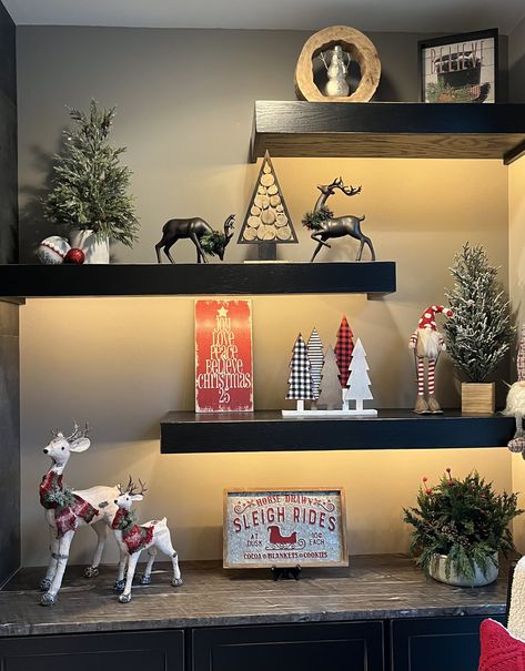 Small Christmas Shelf Decor, Christmas Decorations On Shelves, Floating Shelf Christmas Decor Living Room, Xmas Shelf Decor, Floating Shelves Christmas Decor Living Room, Christmas Decor For Floating Shelves, Christmas Wall Shelf Decor Ideas, Christmas Decorations For Shelves, Christmas Decor Floating Shelves