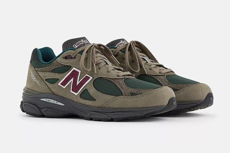 The next pair of New Balance 990v3s from the Teddy Santis MADE in USA range is coming! Get the details here. New Balance 990v3, New Balance Made In Usa, Teddy Santis, New Balance 990, Aime Leon Dore, Purple Guy, Mens Lifestyle, Green Tones, Us Man