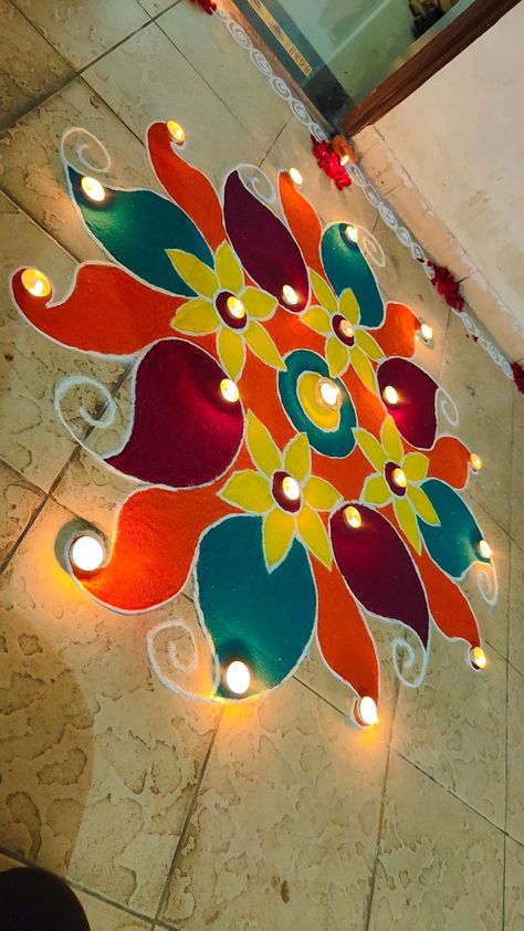 Rangoli Mandala, Simple Flower Rangoli, Easy Rangoli Designs Videos, Acrylic Rangoli, Very Easy Rangoli Designs, Rangoli Designs Simple Diwali, Festival Aesthetic, Diwali Decoration Items, Easy Rangoli Designs Diwali