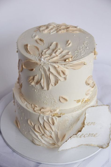 Champagne Colored Cake, Tan Wedding Cake, Cake For Wedding Anniversary, Cake For Wedding, Textured Wedding Cakes, Wedding Cake Cake, Elegant Cake Design, Small Wedding Cakes, New Birthday