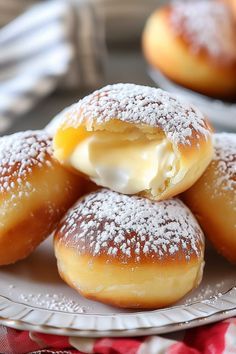 Donuts With Cream Filling, Homemade Cream Filled Donuts Recipe, Vanilla Cream Donut Filling Recipe, Types Of Donut Fillings, Filled Cronut Recipe, Donut Shop Recipes, 85 Degrees Bakery Recipe, Bakery Goods Pastries, Bakery Pastry Recipes