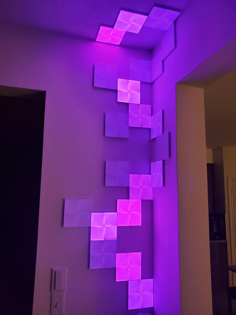 Drake Corsair, Nanoleaf Designs, Gamer Bedroom, Gaming Room Decor, Gamer Room Decor, Video Game Room Design, Minecraft Room, Bedroom Games, Light Games