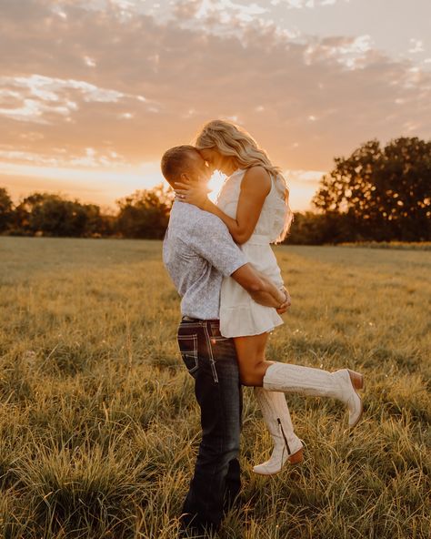 Just spicing up your feed 🤩🔥✨ • • #westernstyle #westernlife #westernphotography #westernphotographer #westernphotoshoot #oklahomaphotographer #oklahomaphotography #westernwedding #westernengagement #westerncouple #cowgirlmagazine #cowgirl #cowgirlboots #cowgirlstyle #cowgirloutfit #westernweddingmagazine #westernweddingphotographer Engagement Photos Farm Country, Fall Western Couples Photoshoot, Cute Western Couple Pictures, Western Photoshoot Couples, Farm Couple Photoshoot, Country Couple Photography, Engament Pictures, Boyfriend Photoshoot, Western Engagement Pictures