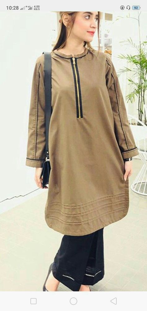 Zip neckline with pleats details kurta Simple Dress Casual, Latest Dress Design, Trendy Shirt Designs, Pakistani Fashion Casual, Stylish Short Dresses, Pakistani Dresses Casual, Pakistani Fashion Party Wear, Girls Frock Design, Casual Wear Dress