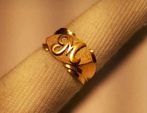 Gents Gold Ring, Couple Rings Gold, Ladies Gold Rings, 1 Gram Gold Jewellery, Delicate Gold Jewelry, Gold Jewels Design, Engagement Rings Couple, Gents Ring, Jewelry Set Design