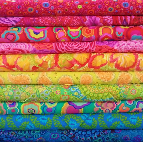 Kaffe Fassett Quilts, Abstract Fabric, Kaffe Fassett Fabric, Sewing Fabrics, Fabric Collections, Fabric Inspiration, Patchwork Quilting, Kaffe Fassett, Pretty Fabric