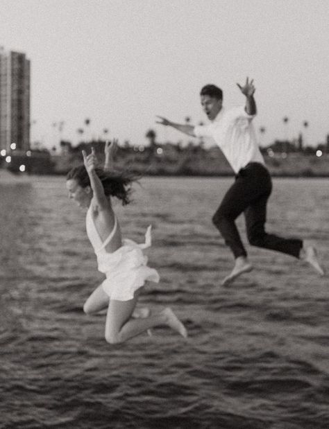 Couple Boat Pictures Photo Ideas, Boat Elopement, Water Engagement Photos, Boat Engagement Photos, Sailboat Wedding, Boat Photoshoot, Engagement Pictures Beach, Lake Engagement Photos, California Engagement Photos