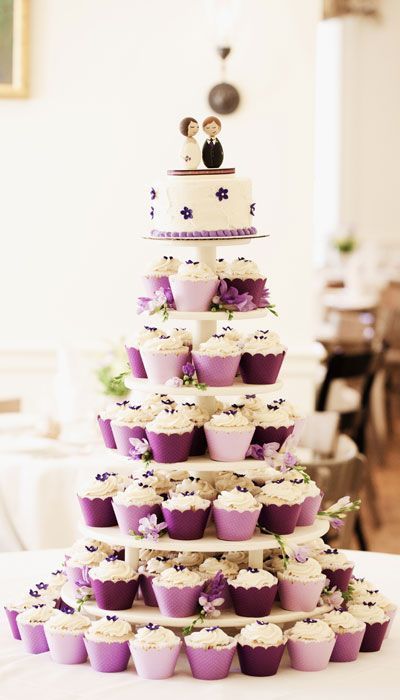 Wedding Dessert Ideas, Kek Kahwin, Ideas Cupcakes, Traditional Wedding Cake, Non Traditional Wedding, Cupcake Tower, Wedding Dessert, Wedding Cakes With Cupcakes, Nontraditional Wedding