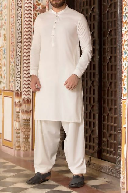 Trail Lehenga, Indo Western Outfits For Men, Nameera By Farooq, Shalwar Kameez Designs, Shalwar Kameez Pakistani, Pakistani Wear, Man Dress Design, Pakistani Shalwar, Pakistan Clothes