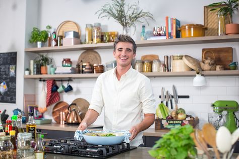 Super Food In Minutes | Donal Skehan | EAT LIVE GO Donal Skehan Recipes, Donal Skehan, Hoisin Chicken, Roast Chicken Dinner, Cauliflower Pasta, Harissa Chicken, Fish Chowder, Spiced Rice, Rainbow Salad