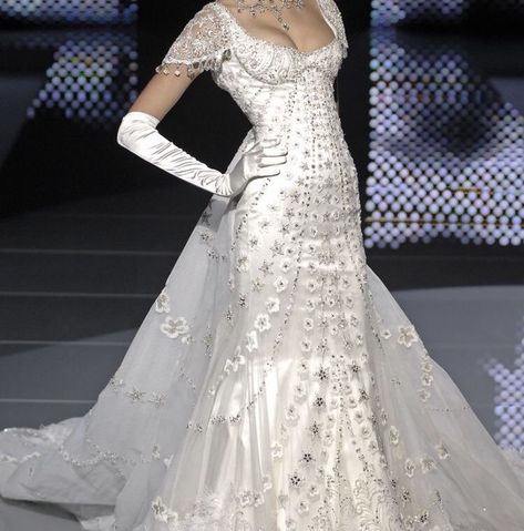 Campaign Wedding Dress, Avante Garde Wedding Dress, Bridgestone Dresses, Bridgerton Themed Wedding Dress, Bridgerton Style Wedding Dress, Runway Wedding Dress, Chanel Wedding Dress, 2008 Couture, Runway Fashion Couture